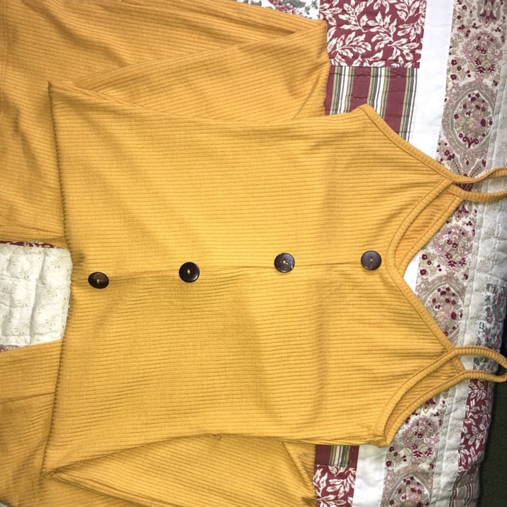 A yellow jumpsuit 💛